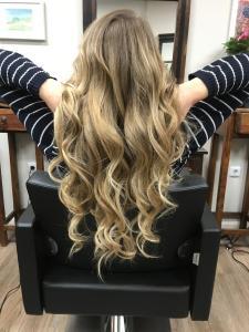 Blonde Chunky Highlights und Balayage - Friseur Happy Hair Harburg in Hamburg - Sommer 2023 #blonde haarfarben